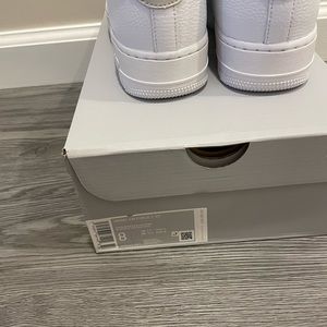 Women’s Air Force 1 ‘07
White/Green Glow-Light Bone